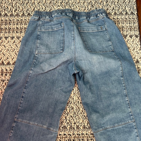 Anthropologie cropped barrel jeans with tie waist - Picture 3 of 4